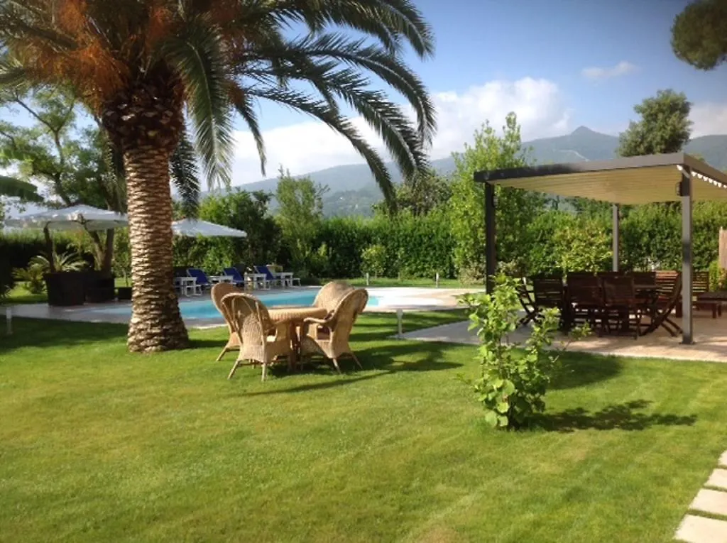 Appartmento Villa Oasis Forte dei Marmi Italy